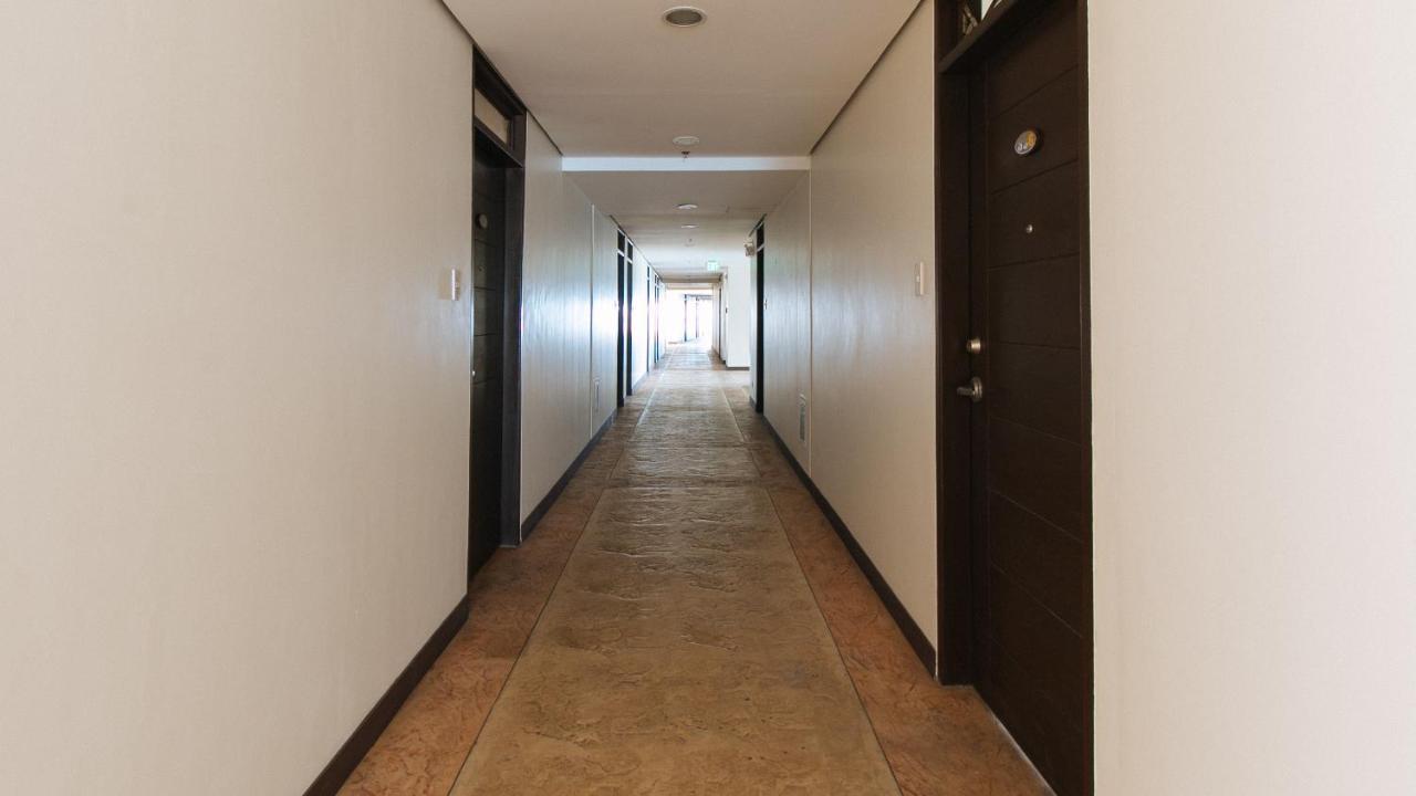 Reddoorz Plus @ Cuarto Verde Staycation Las Pinas Exterior photo