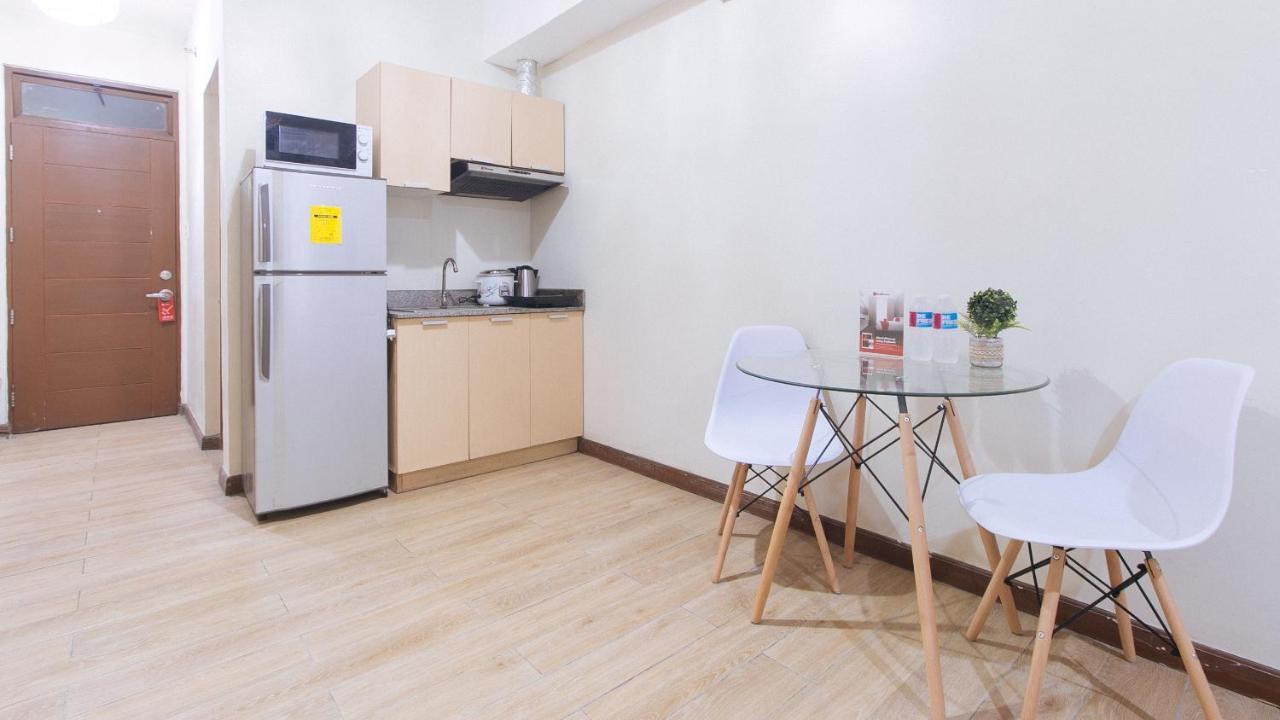 Reddoorz Plus @ Cuarto Verde Staycation Las Pinas Exterior photo