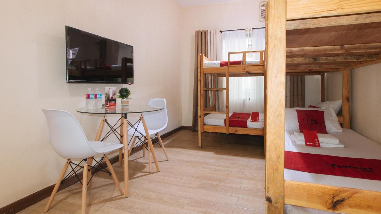 Reddoorz Plus @ Cuarto Verde Staycation Las Pinas Exterior photo