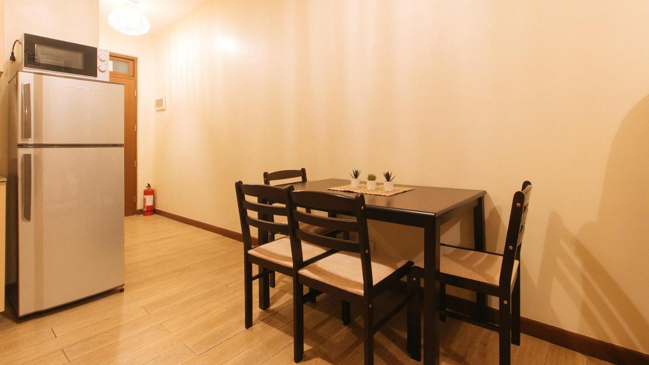 Reddoorz Plus @ Cuarto Verde Staycation Las Pinas Exterior photo