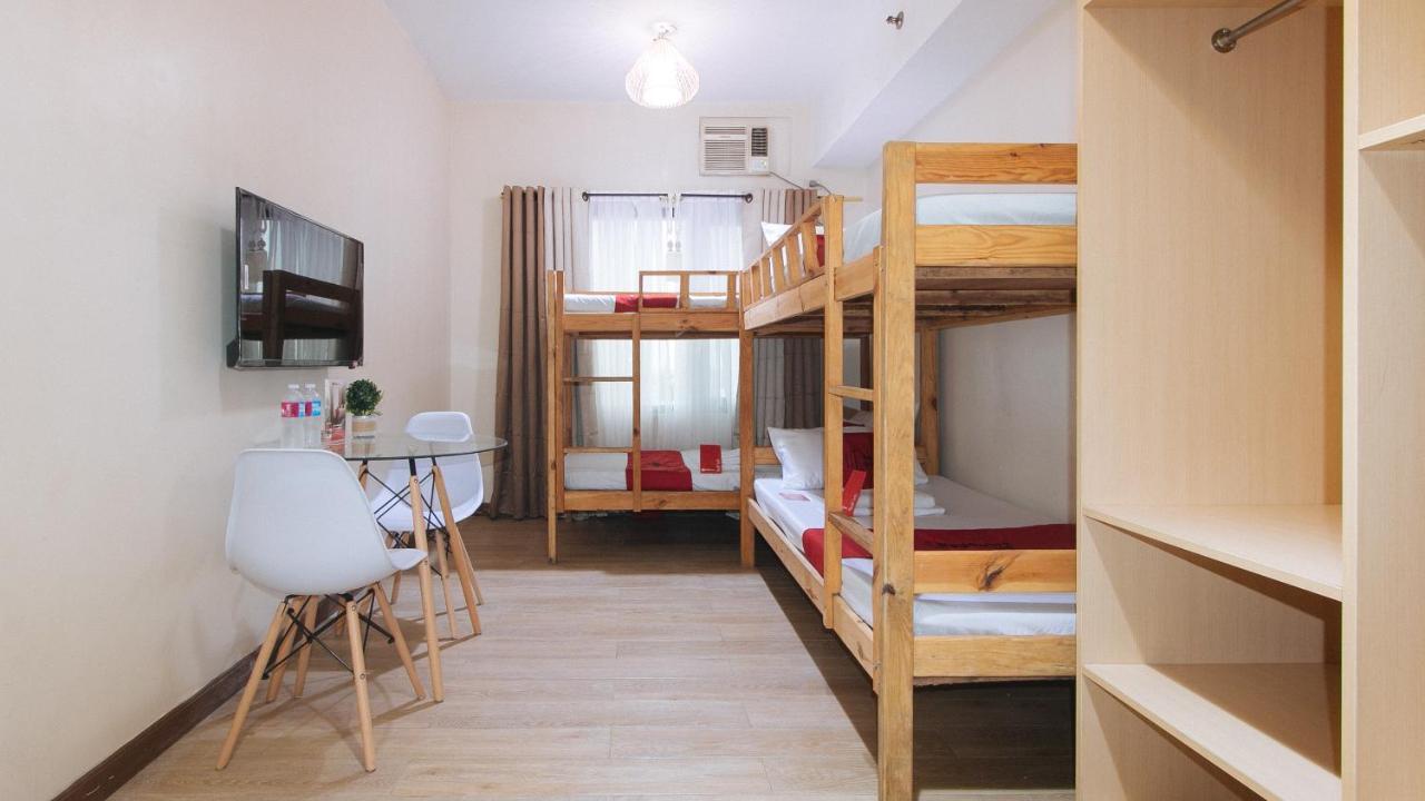 Reddoorz Plus @ Cuarto Verde Staycation Las Pinas Exterior photo