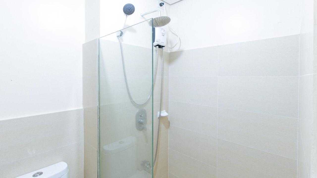 Reddoorz Plus @ Cuarto Verde Staycation Las Pinas Exterior photo