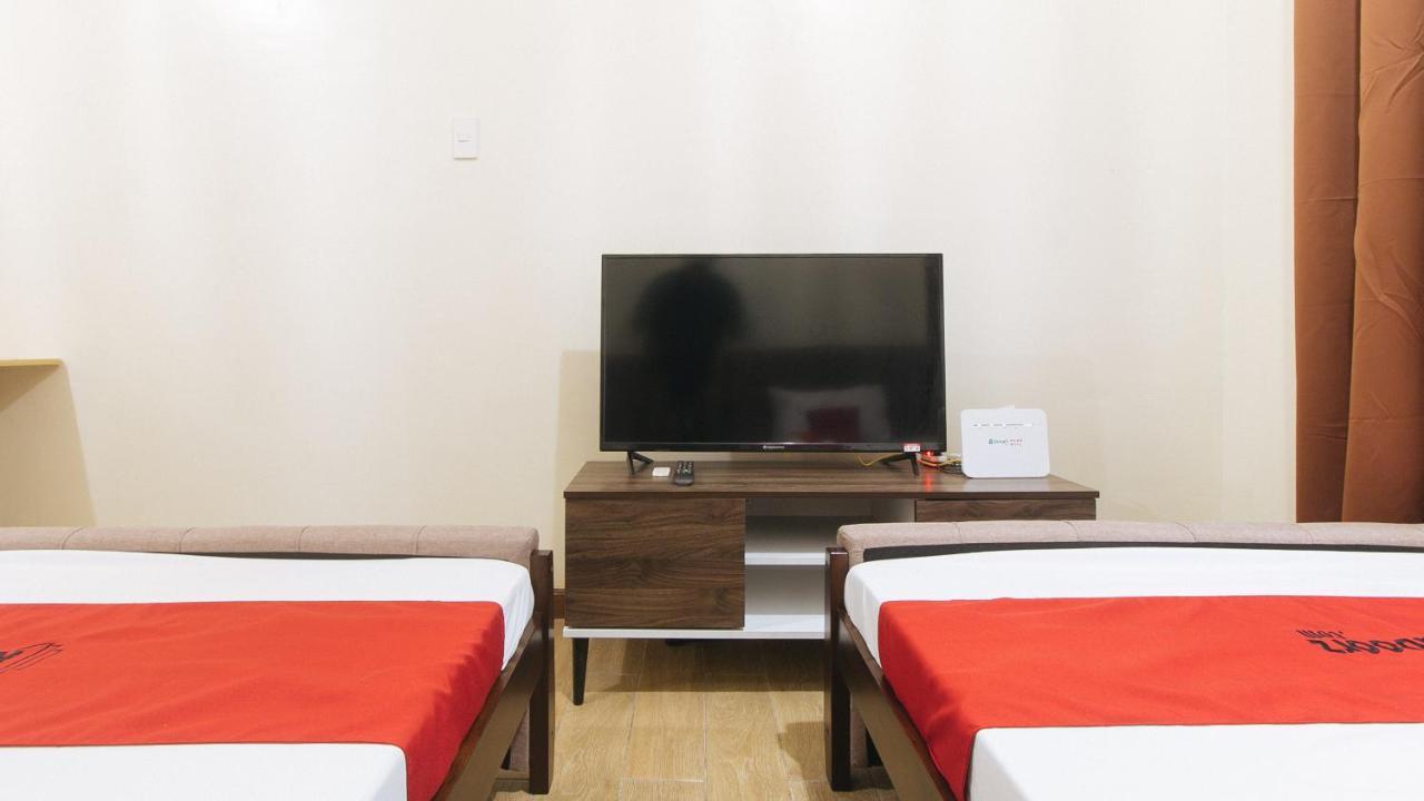 Reddoorz Plus @ Cuarto Verde Staycation Las Pinas Exterior photo