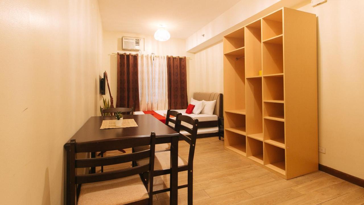 Reddoorz Plus @ Cuarto Verde Staycation Las Pinas Exterior photo
