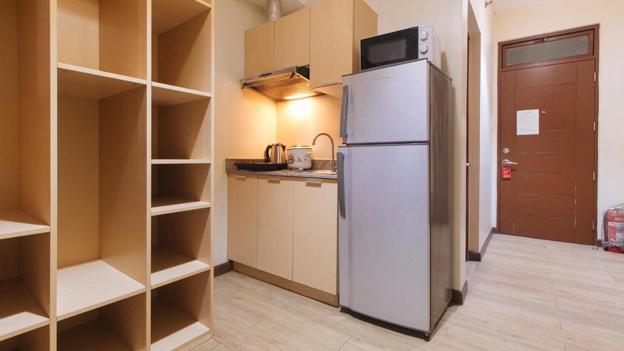 Reddoorz Plus @ Cuarto Verde Staycation Las Pinas Exterior photo